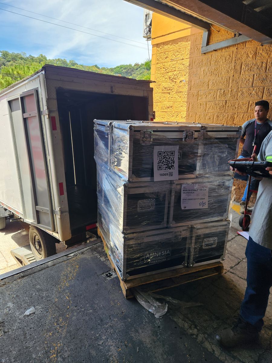 Equipos especiales embalados listos para traslado